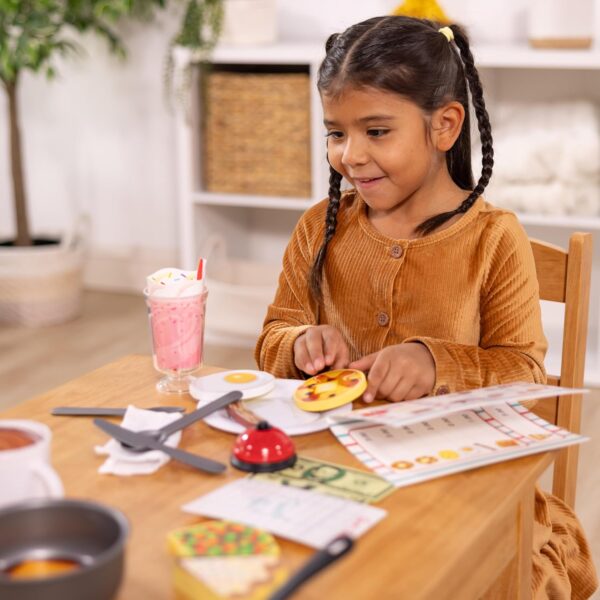 Melissa & Doug Star Diner Restaurant Play Set (41 pcs) - Pretend Play Food, Restaurant Toy Set - Image 4